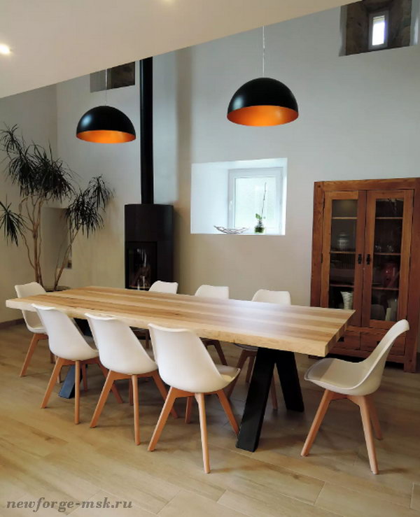 Стол в стиле лофт для столовой и гостиной
